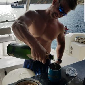 Meet your Posher, Victor